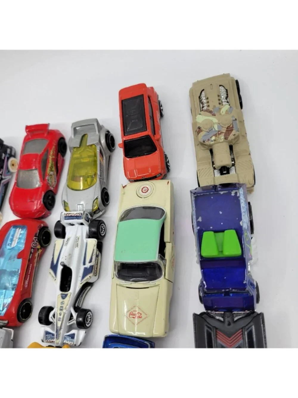 Huge Lot of 40 Vintage to Now Hot Wheels & Matchbox Diecast 1:64 Cars - HW015